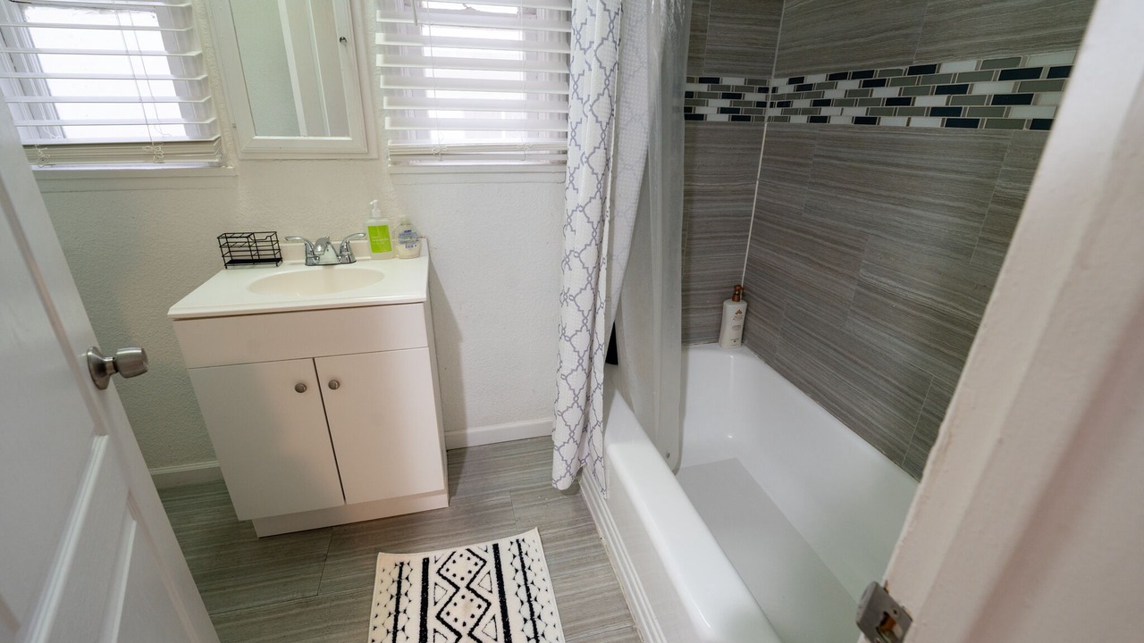 Photo of Bathroom in Gateway District