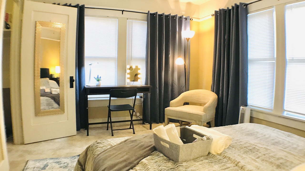 Photo of Bedroom in Oleander - Sunset