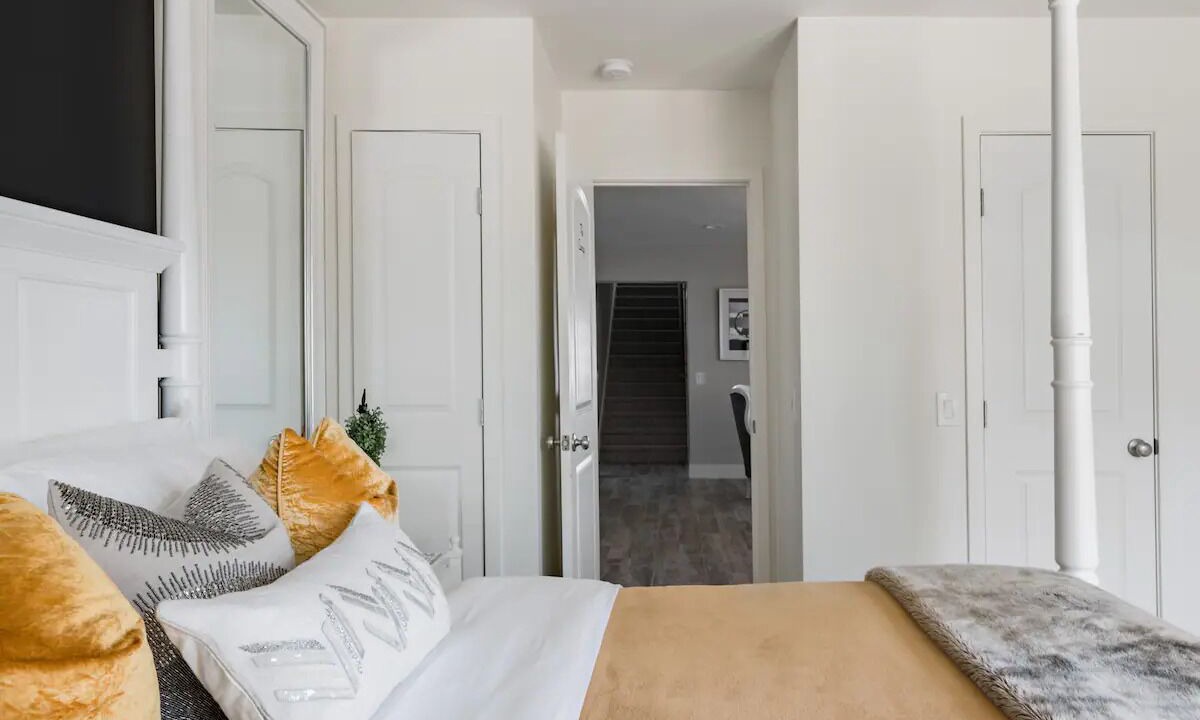 Photo of Bedroom in Allied Gardens