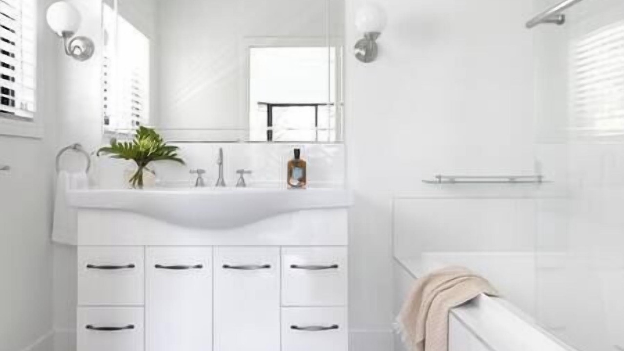Photo of Bathroom in Mapleton