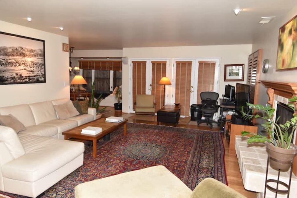 Photo of Livingroom in Oak Park