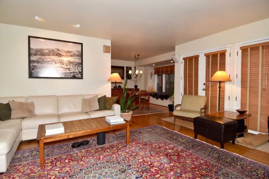 Photo of Livingroom in Oak Park