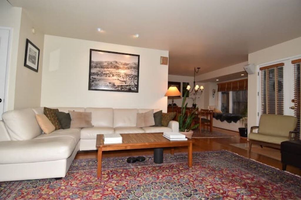 Photo of Livingroom in Oak Park