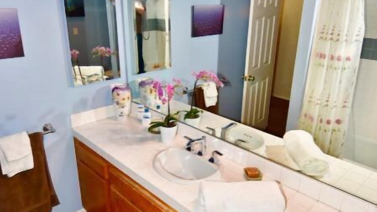 Photo of Bathroom in Oak Park