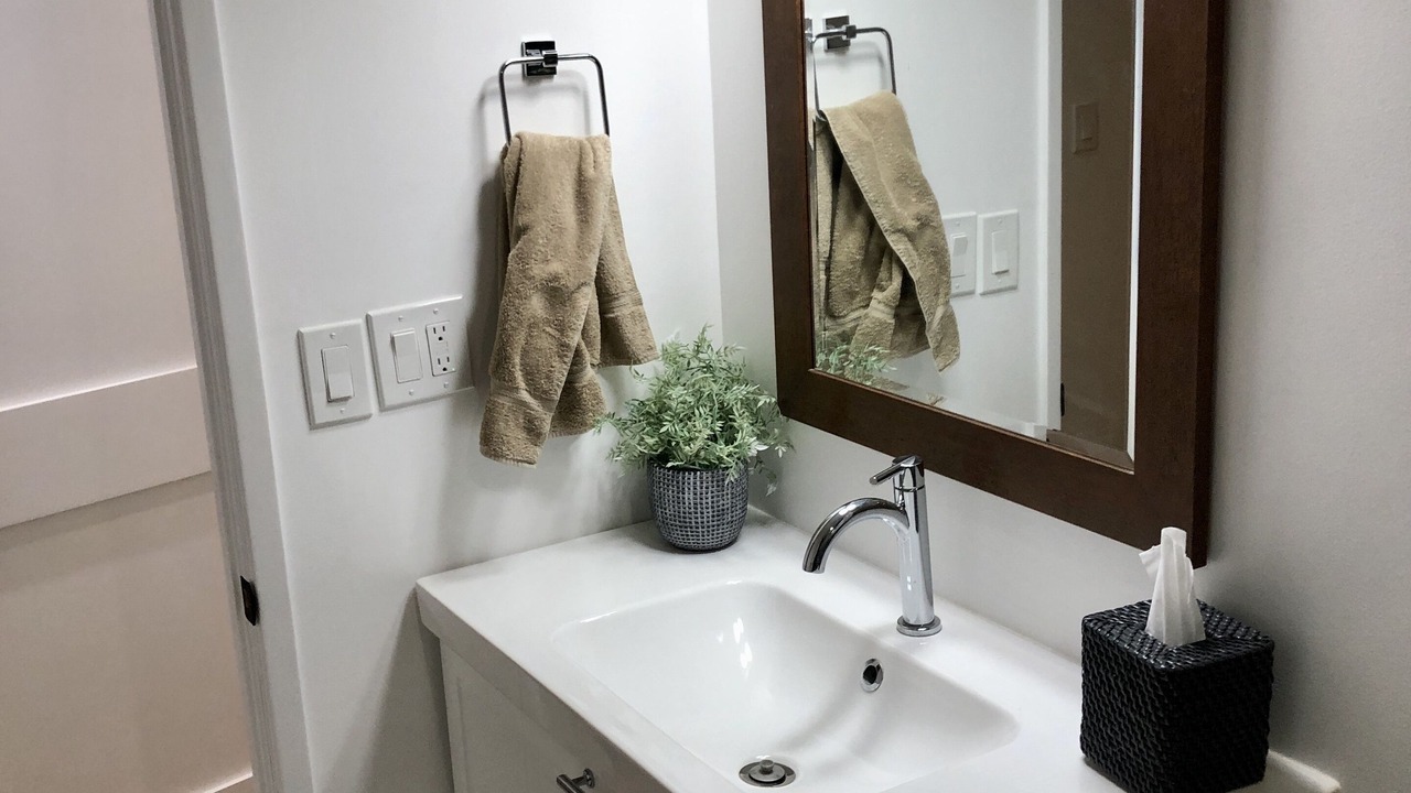 Photo of Bathroom in Alta Mesa