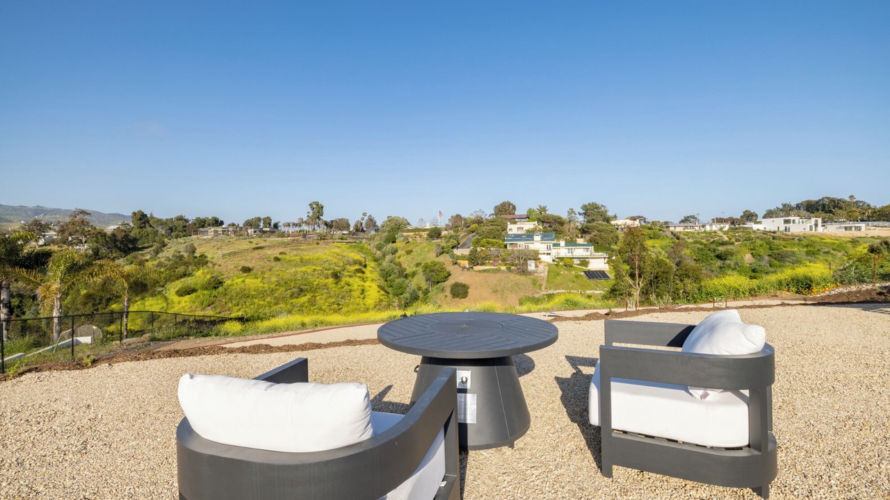 Photo of Patio Balcony in Central Malibu
