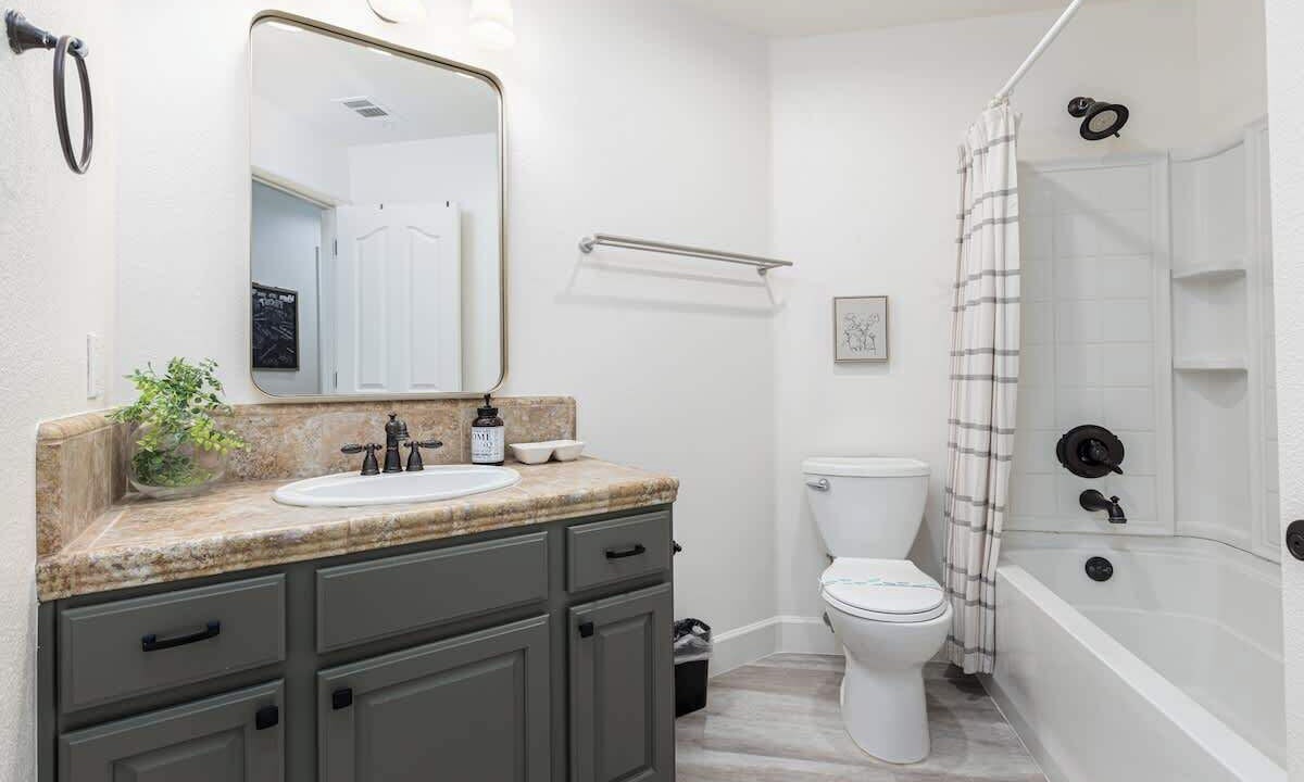 Photo of Bathroom in Tulare