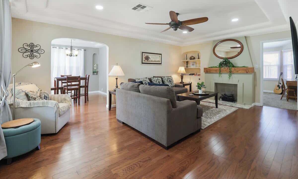 Photo of Livingroom in Tulare