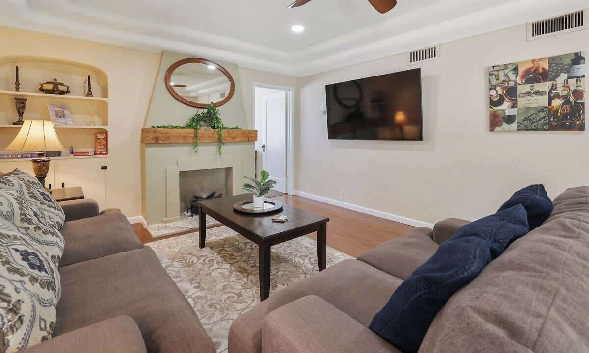 Photo of Livingroom in Tulare