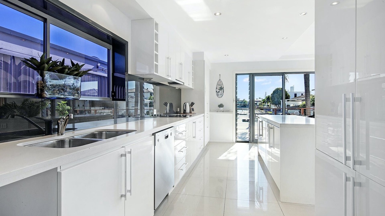 Photo of Kitchen in Broadbeach Waters