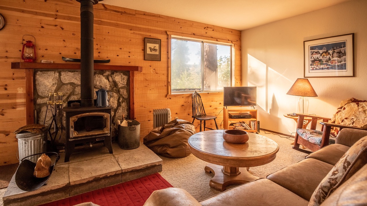 Photo of Livingroom in Camp Connell