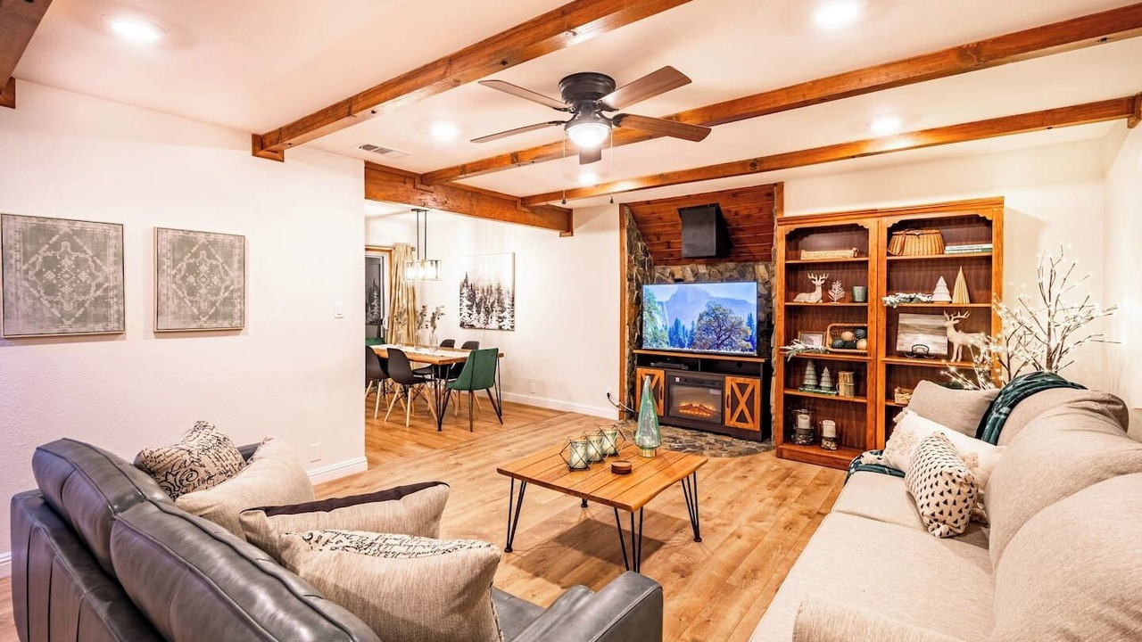 Photo of Livingroom in Sugar Pine