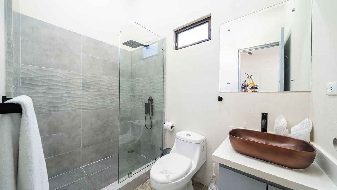 Photo of Bathroom in Potrero