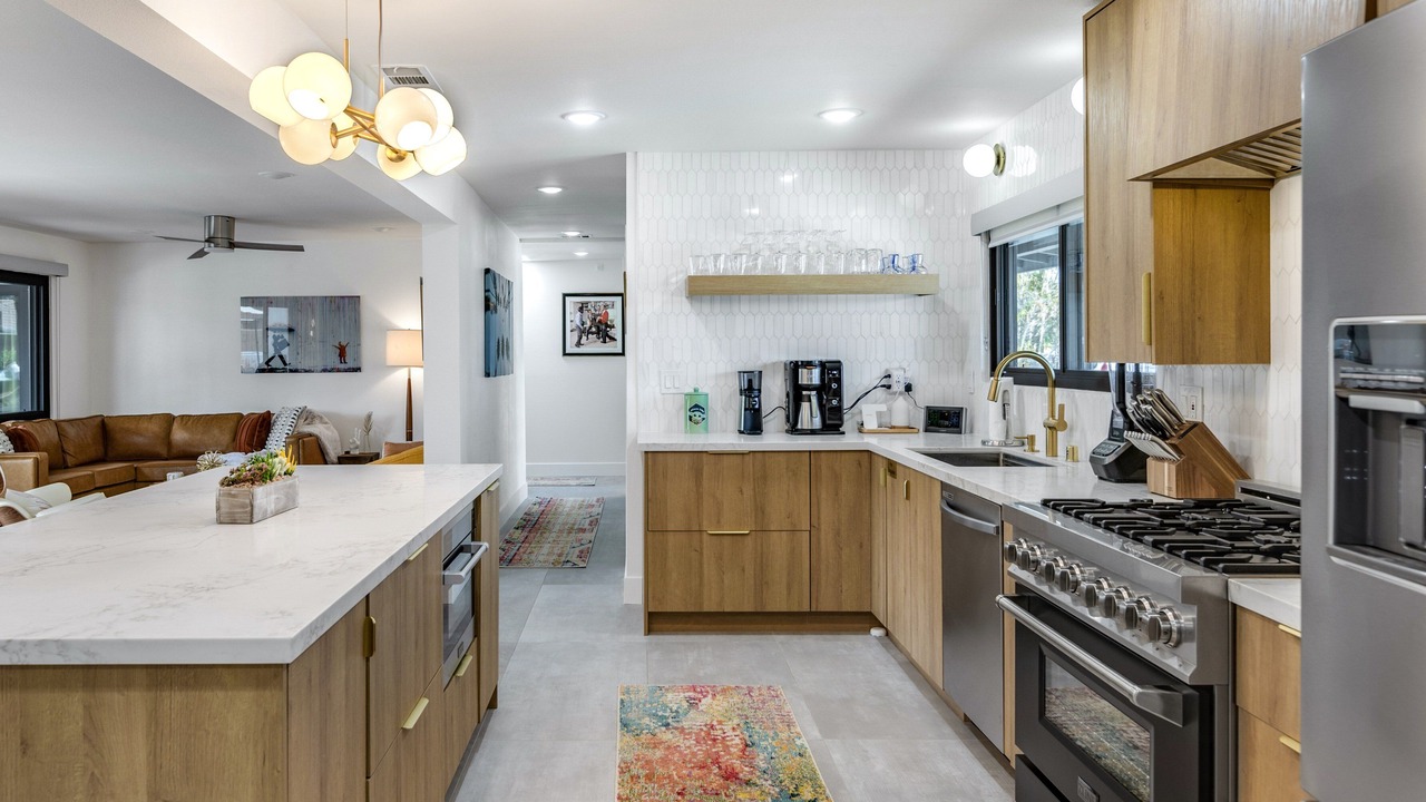 Photo of Kitchen in Racquet Club South