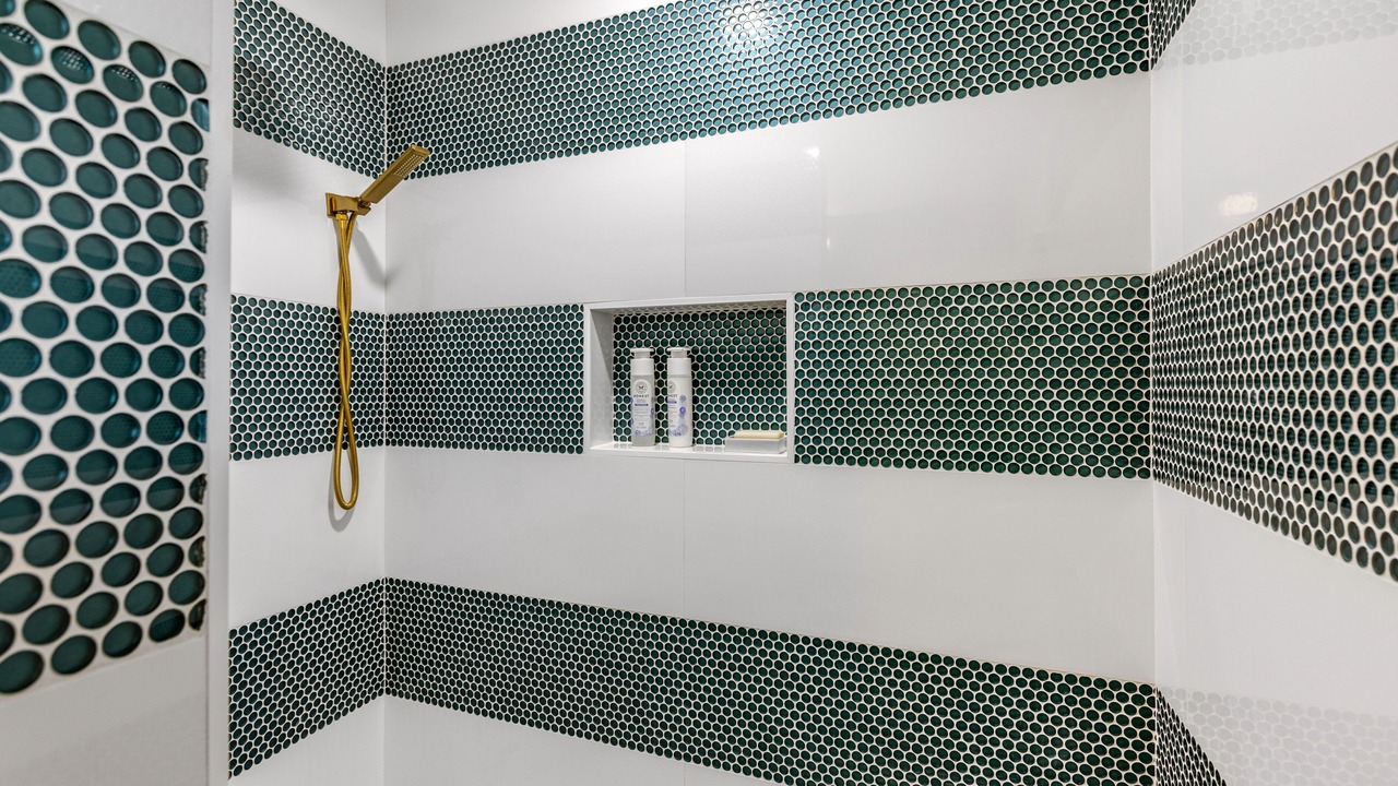 Photo of Bathroom in Racquet Club South