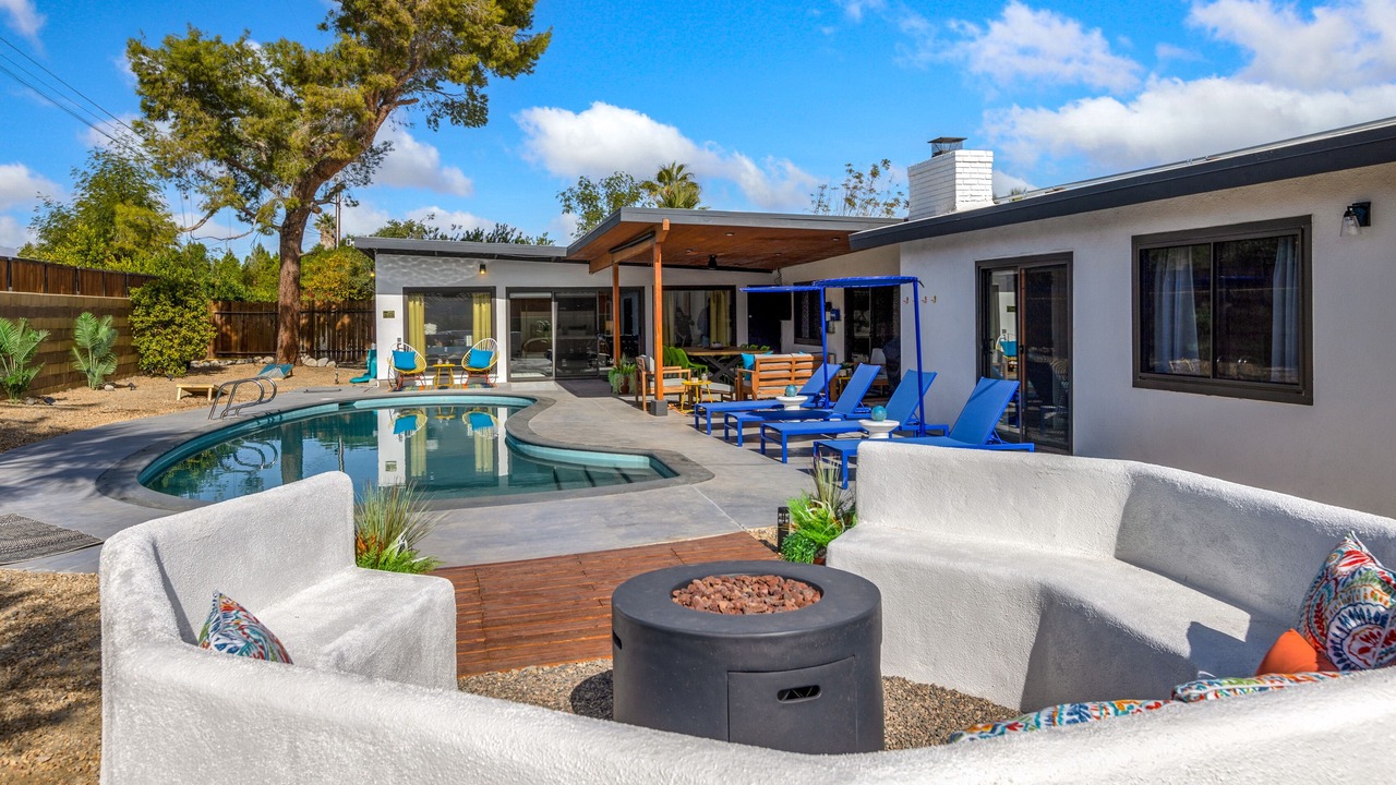 Photo of Outdoor in Racquet Club South