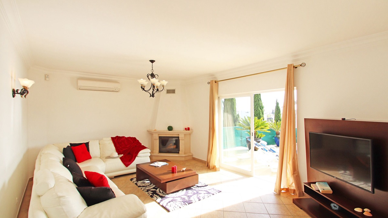 Photo of Livingroom in Estombar