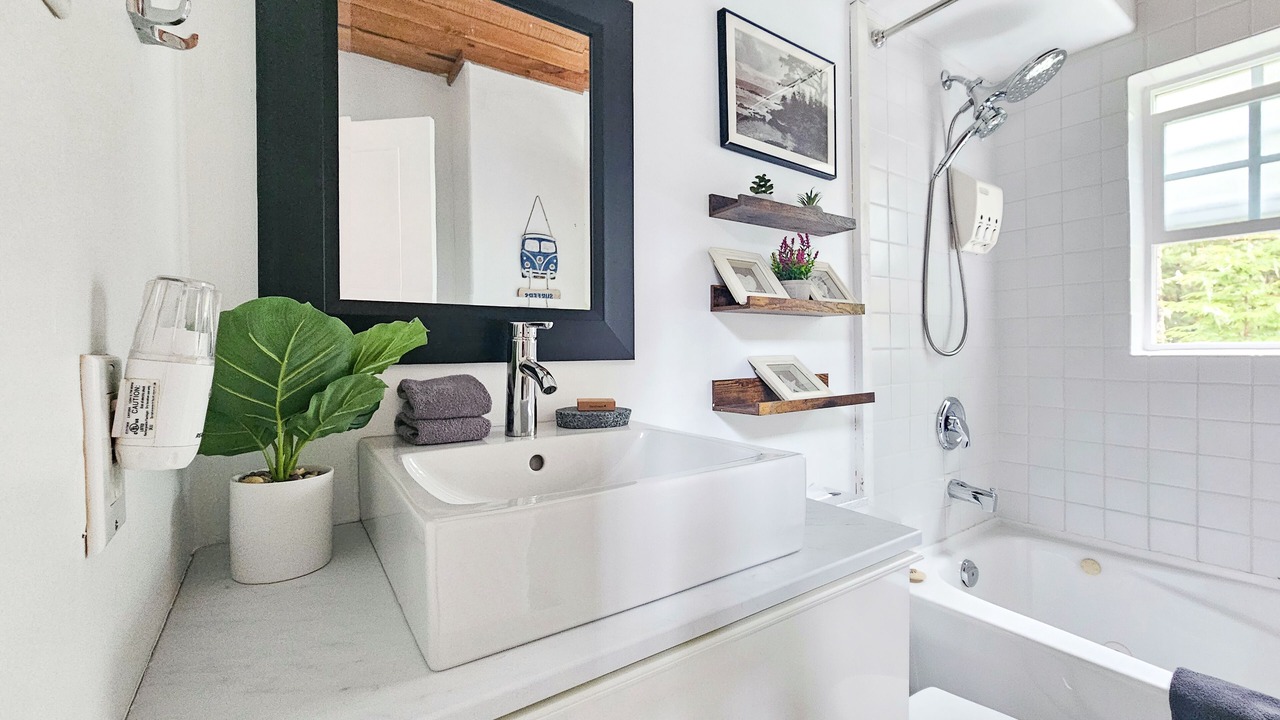 Photo of Bathroom in Ucluelet
