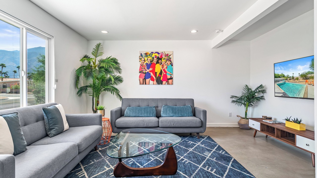 Photo of Livingroom in Desert Park Estates