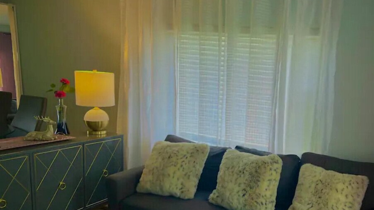 Photo of Livingroom in Downtown