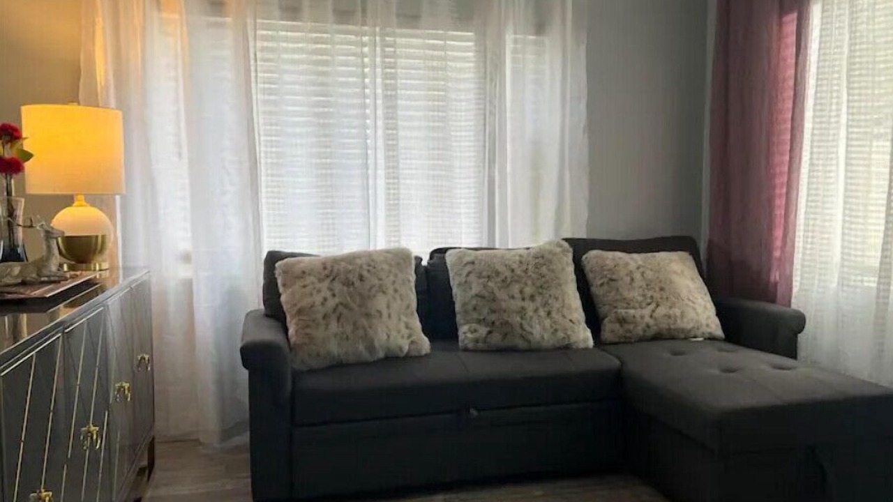 Photo of Livingroom in Downtown
