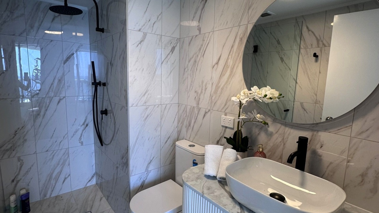 Photo of Bathroom in Main Beach