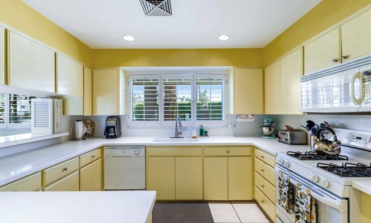 Photo of Kitchen in Tahquitz River Estates