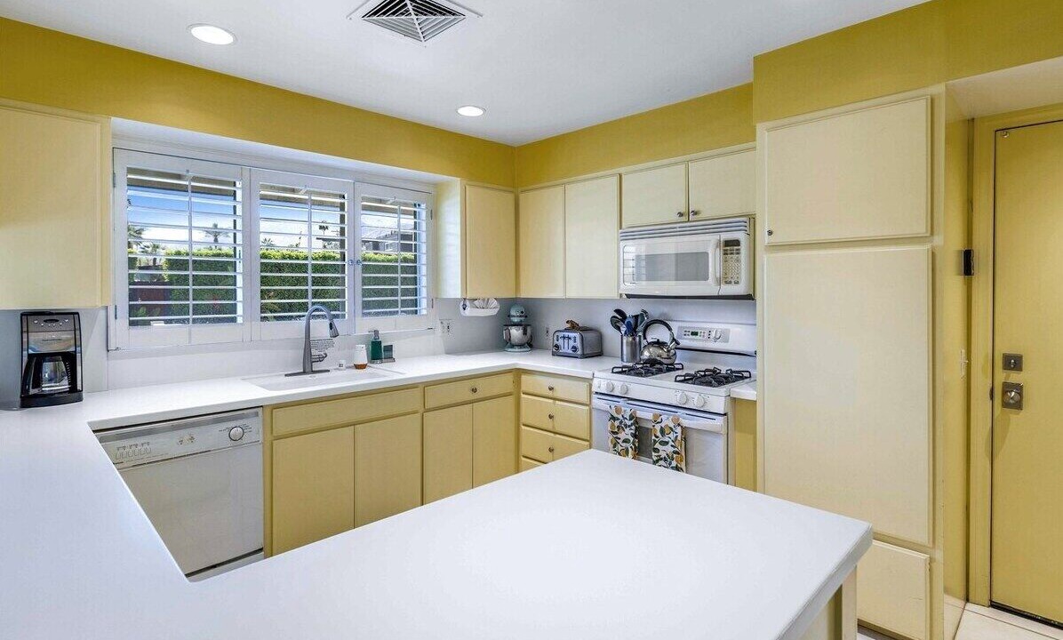 Photo of Kitchen in Tahquitz River Estates