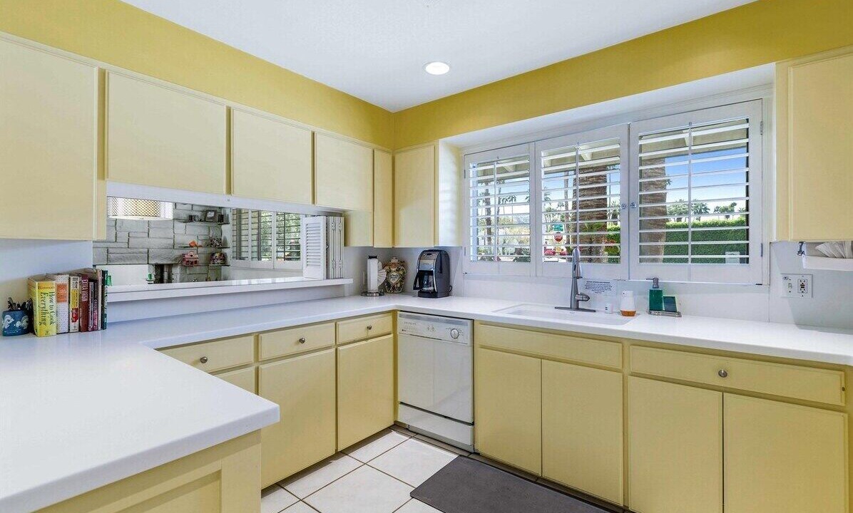 Photo of Kitchen in Tahquitz River Estates
