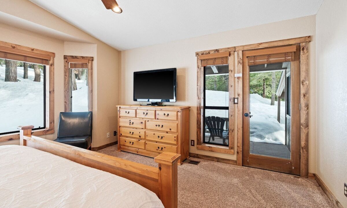 Photo of Bedroom in Shaver Lake