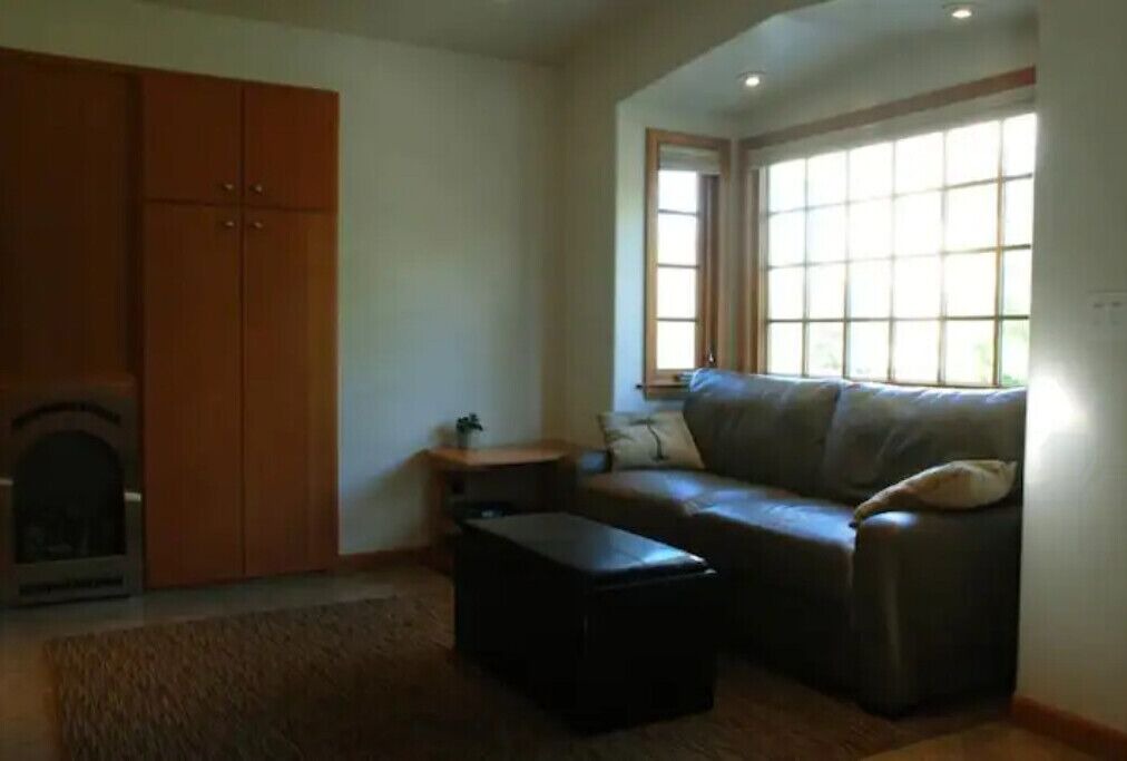 Photo of Livingroom in Downtown