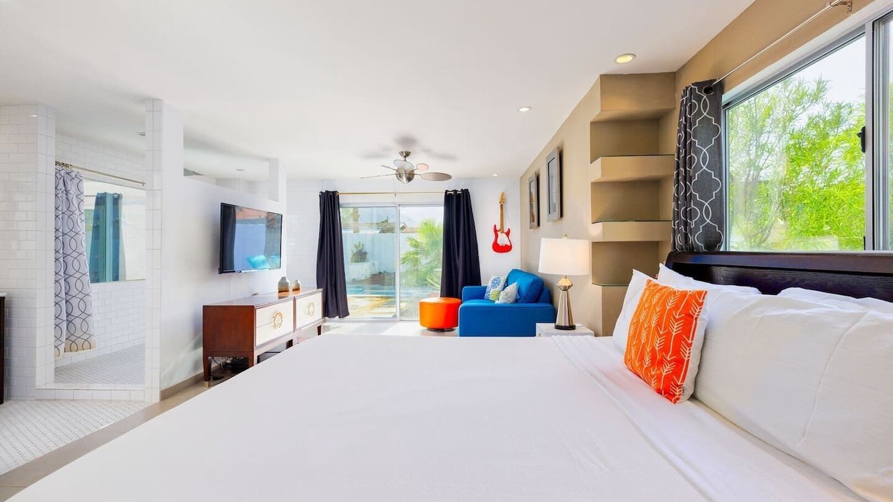 Photo of Bedroom in Racquet Club South