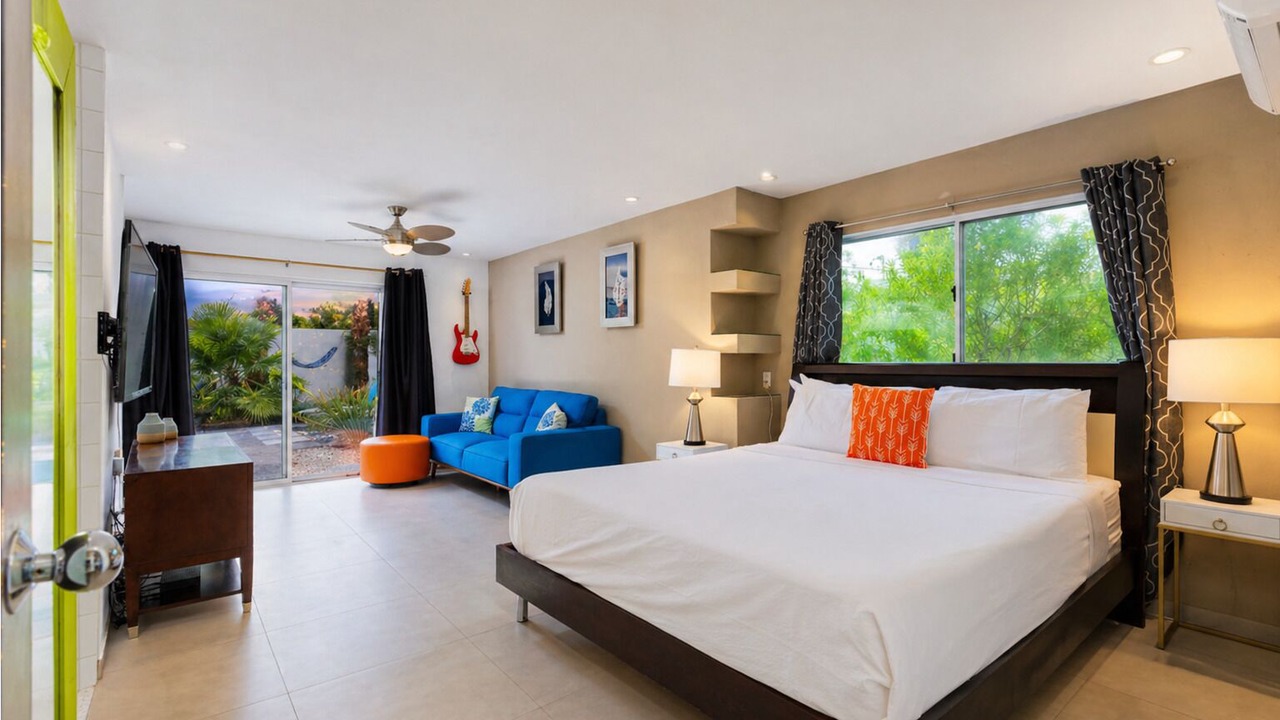 Photo of Bedroom in Racquet Club South
