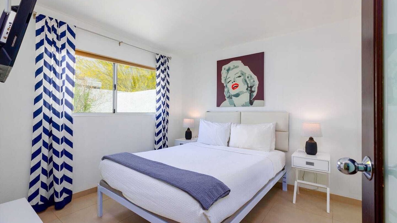 Photo of Bedroom in Racquet Club South
