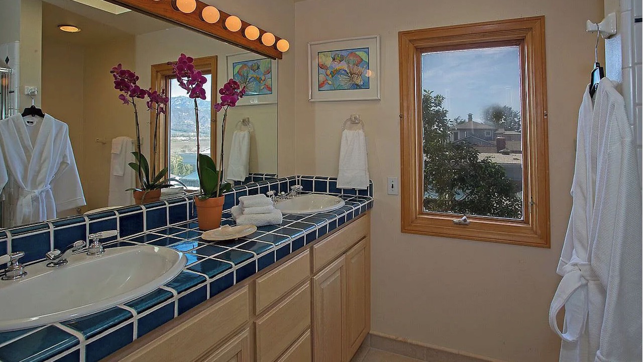 Photo of Bathroom in Carpinteria