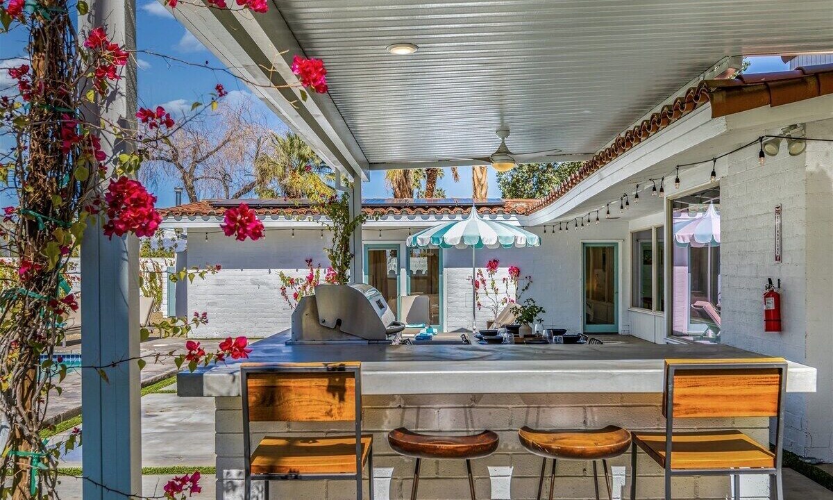 Photo of Patio Balcony in Tahquitz River Estates