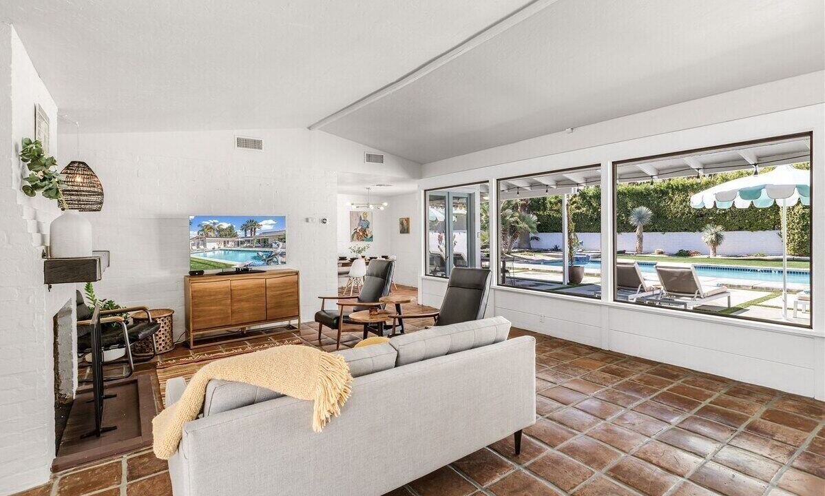 Photo of Livingroom in Tahquitz River Estates