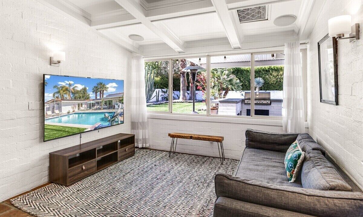 Photo of Livingroom in Tahquitz River Estates