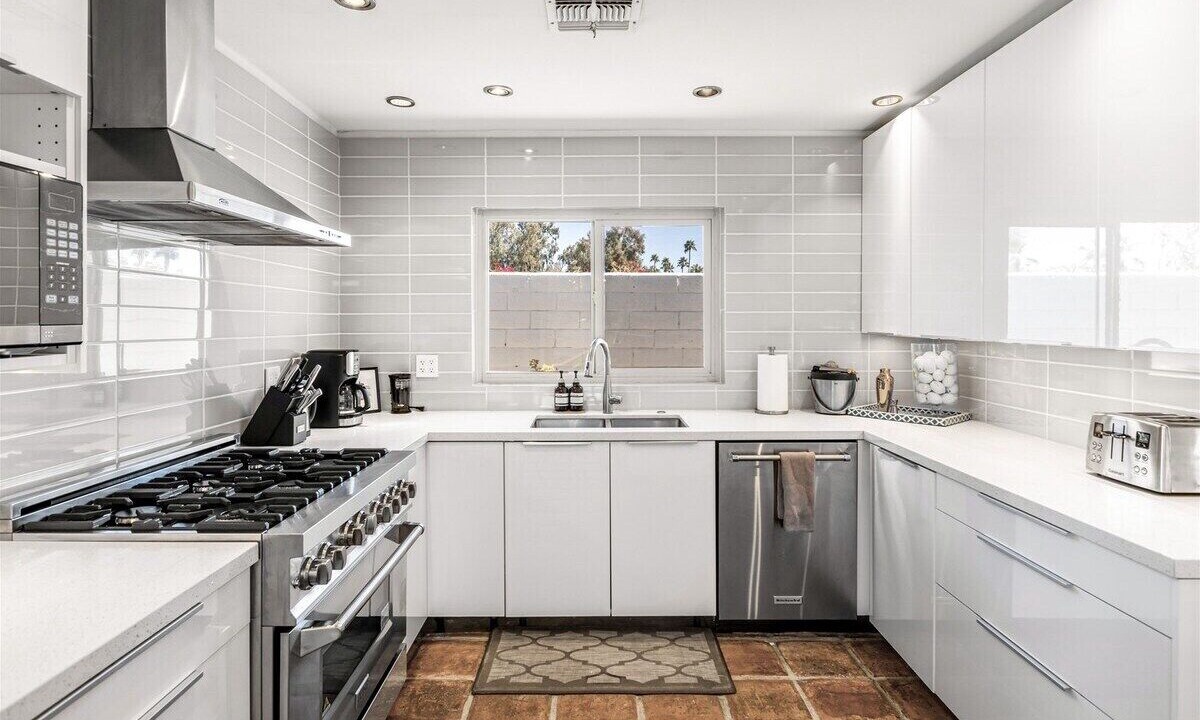 Photo of Kitchen in Tahquitz River Estates