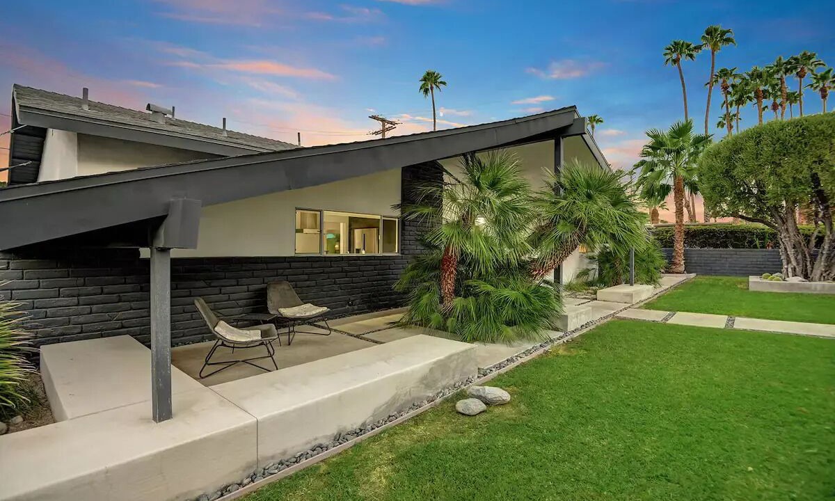 Photo of Patio Balcony in Deep Well Ranch