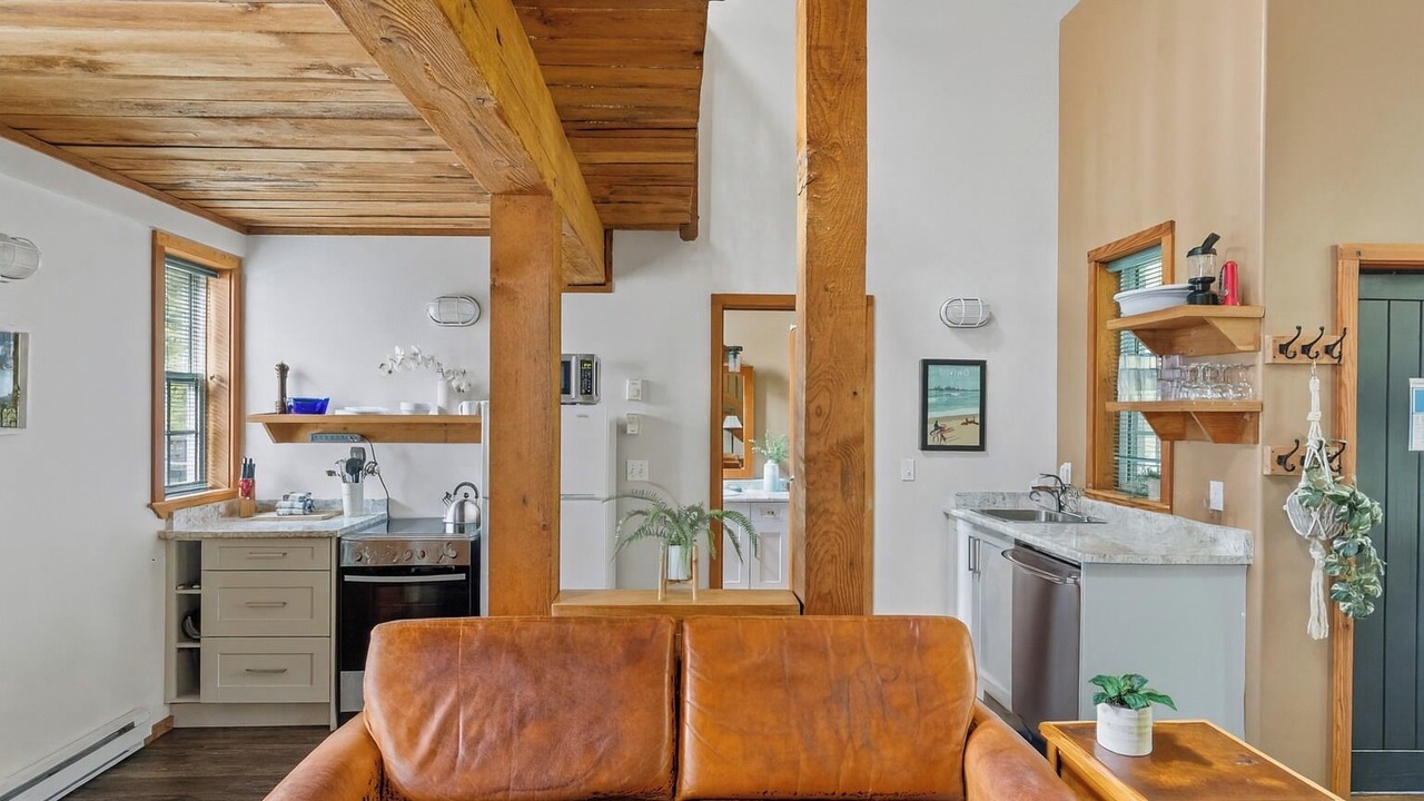 Photo of Livingroom in Ucluelet
