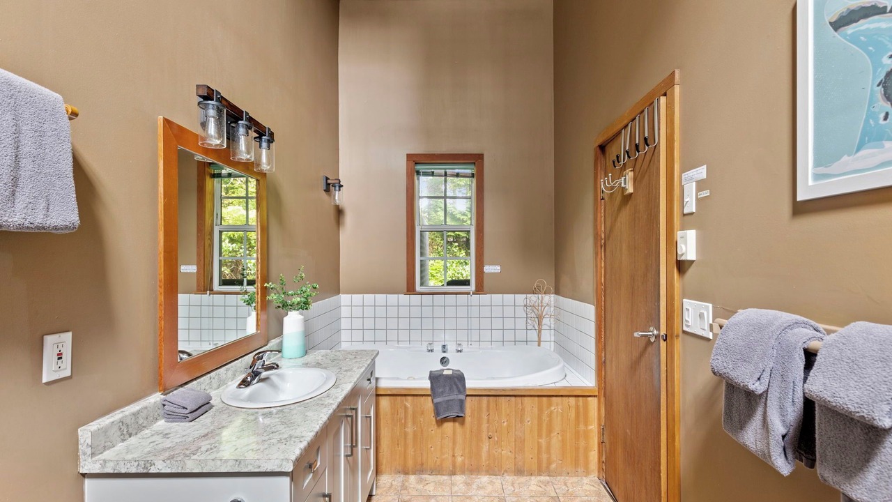 Photo of Bathroom in Ucluelet