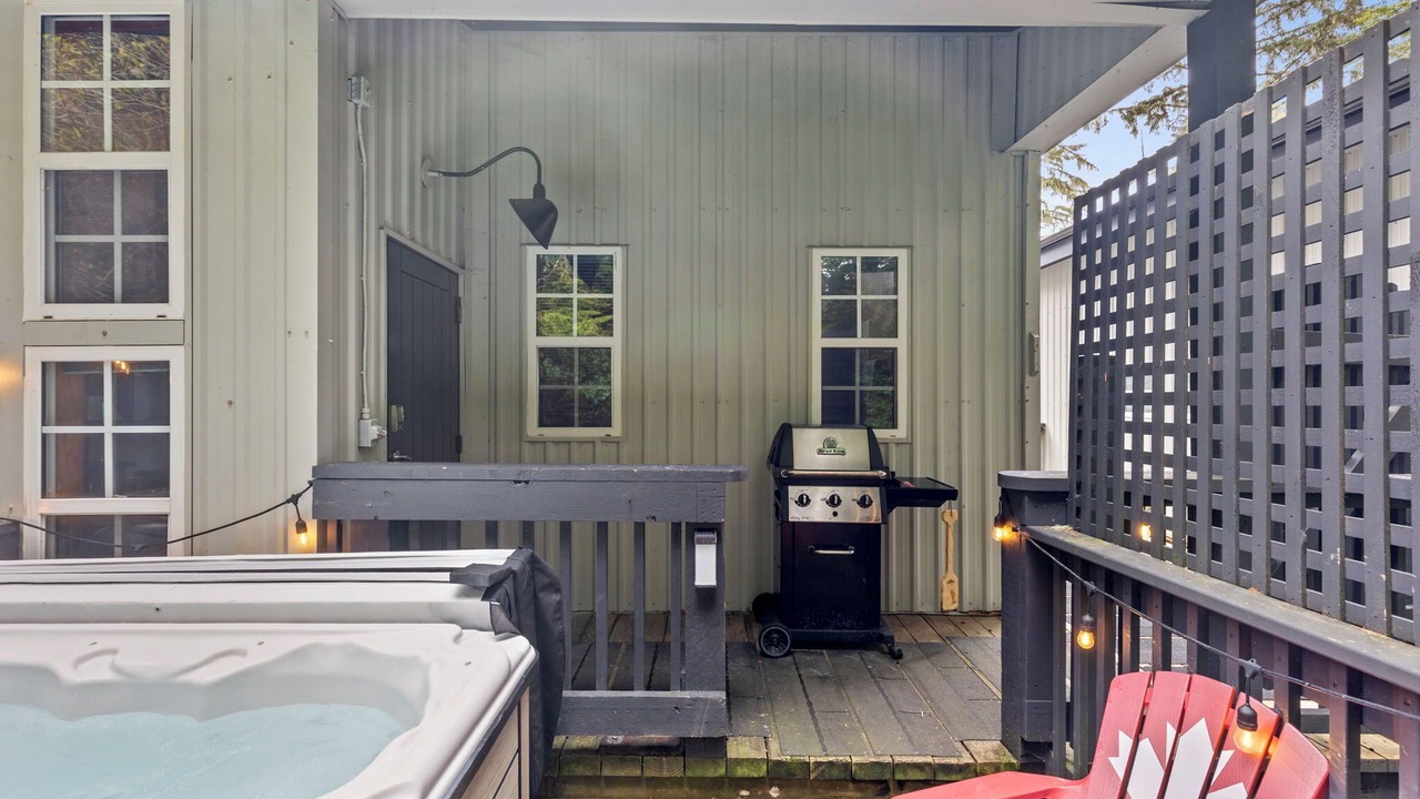 Photo of Patio Balcony in Ucluelet