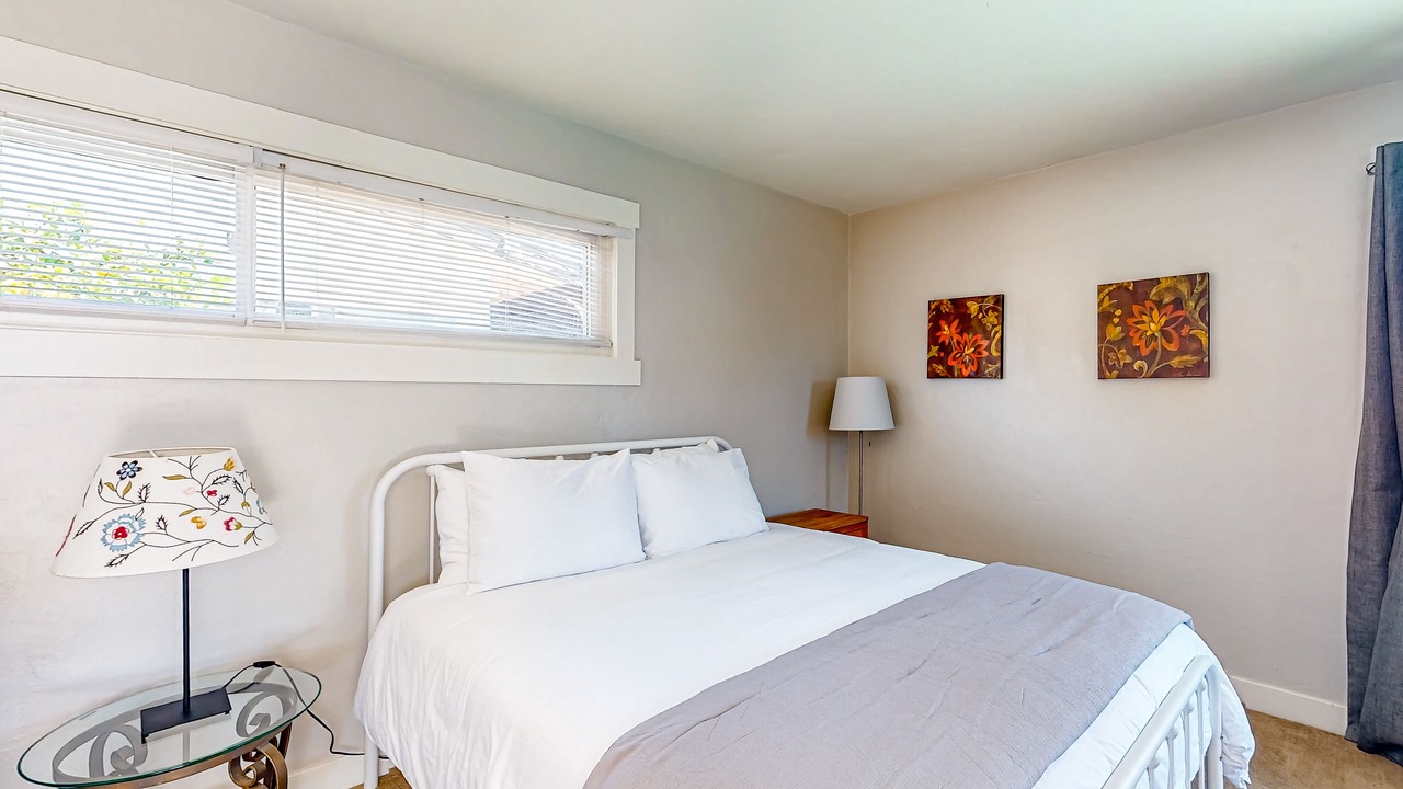 Photo of Bedroom in Allied Gardens