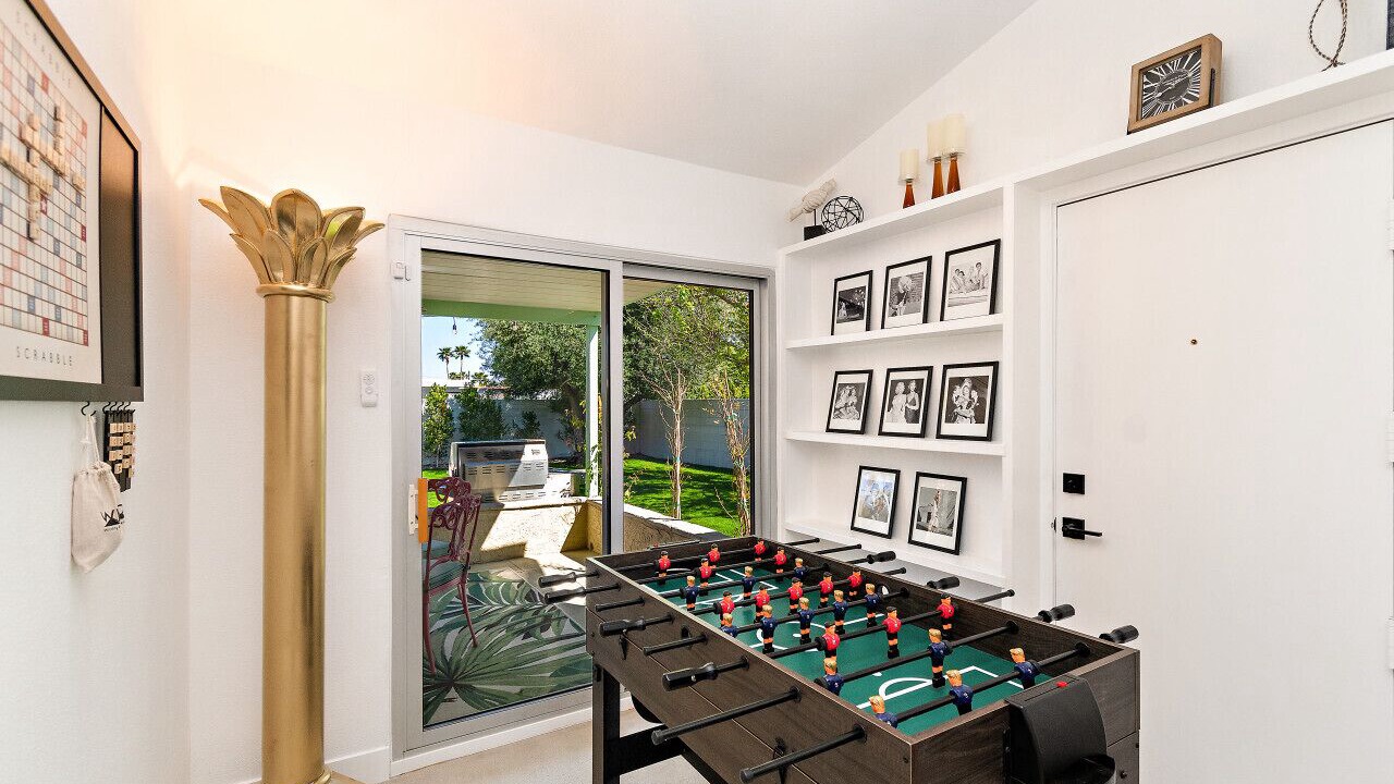 Photo of Bedroom in Racquet Club South