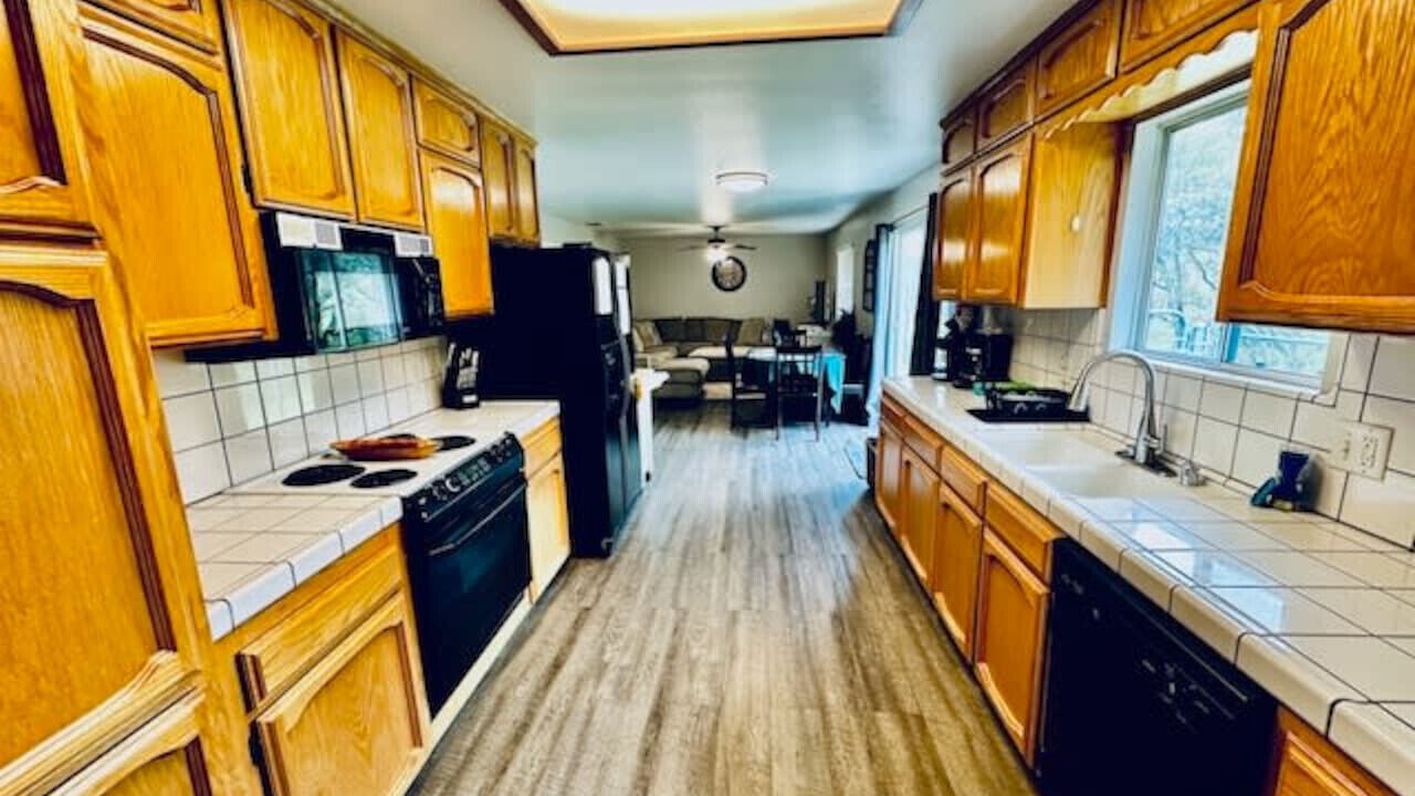Photo of Kitchen in Yosemite Lakes