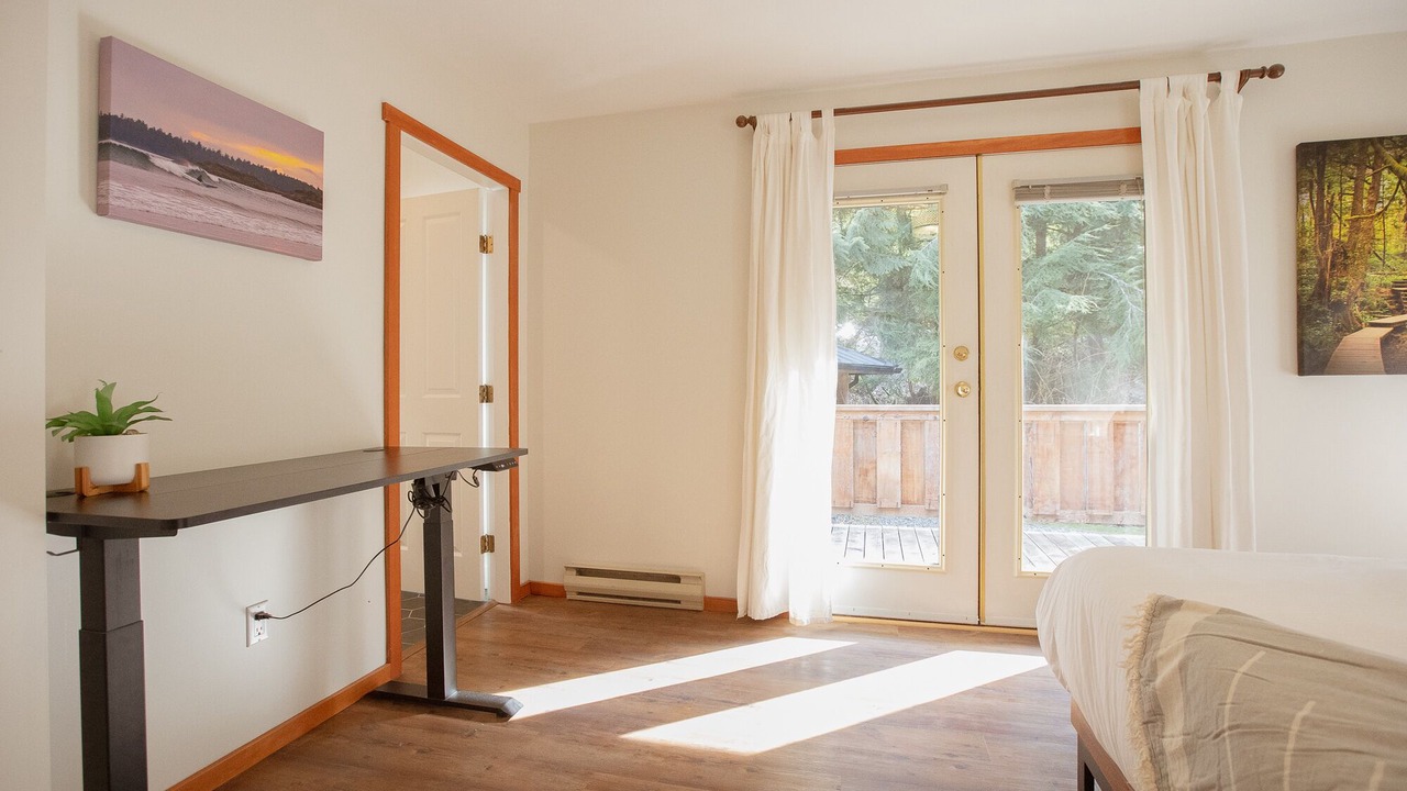 Photo of Bedroom in Tonquin Beach