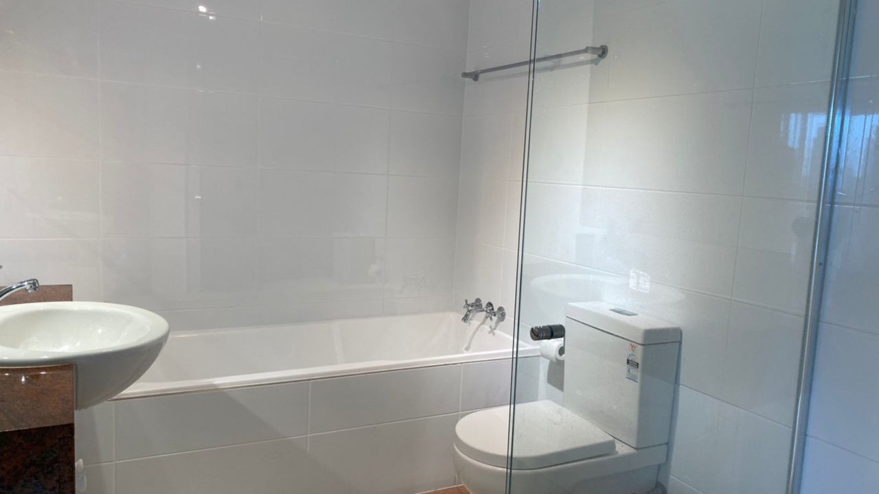 Photo of Bathroom in Main Beach