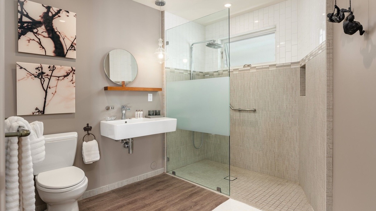 Photo of Bathroom in Coronado