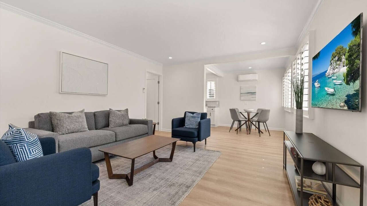Photo of Livingroom in West Beach